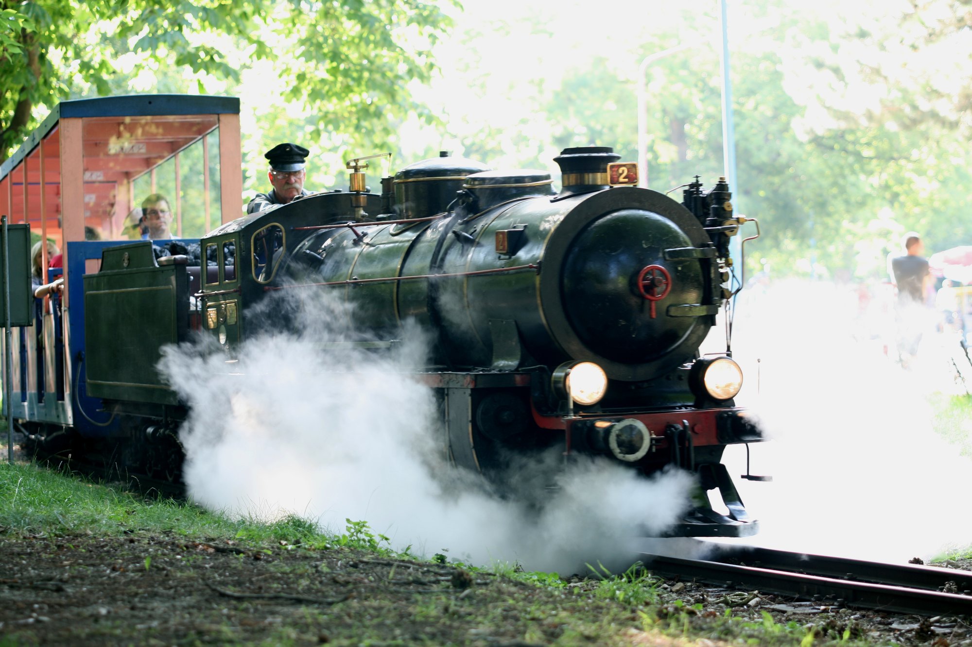 Mit der nostalgischen Dampflok durch den Prater.