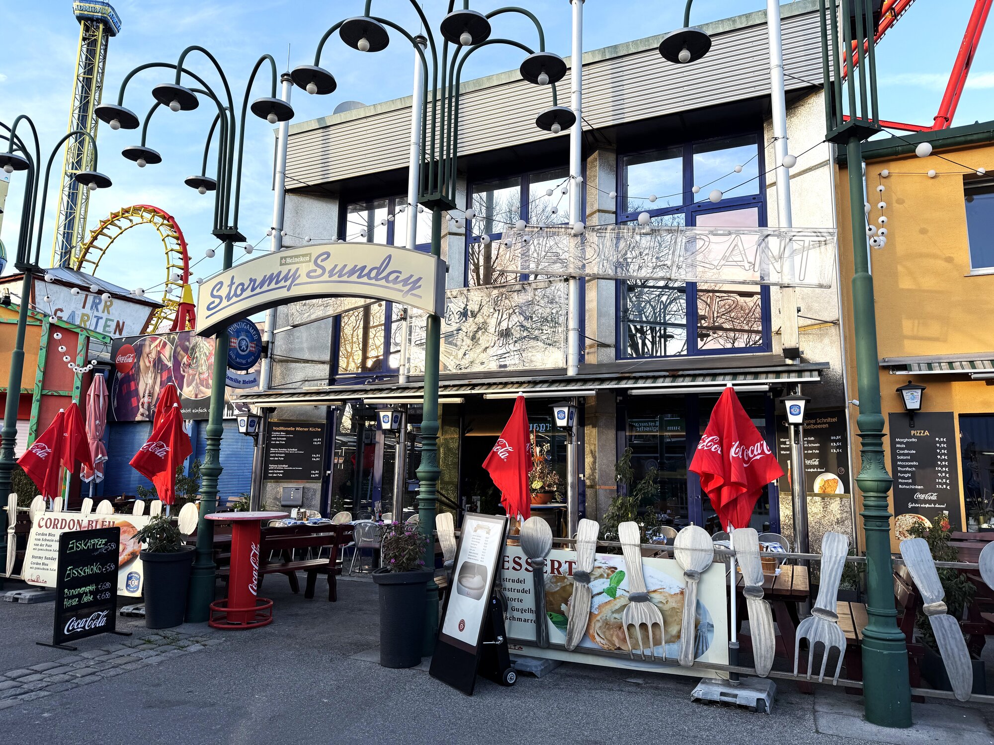 Außenansicht von Café Restaurant Stormy Sunday.
